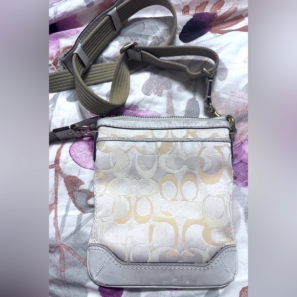 COACH CROSS BODY BAG - Picture 2 of 7